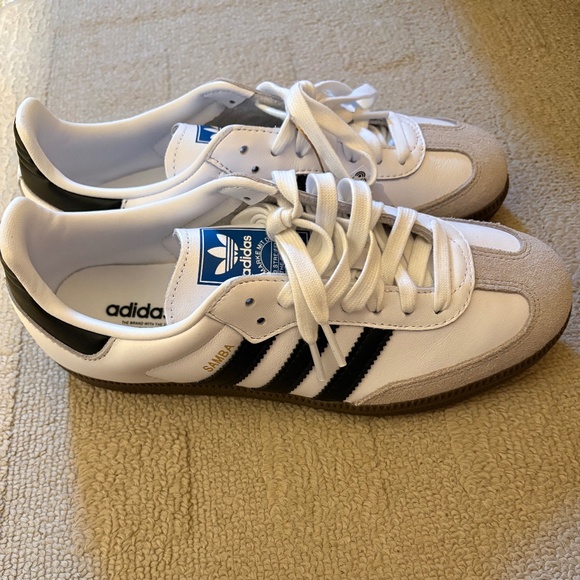 Women’s Adidas Sambas - Picture 1 of 4